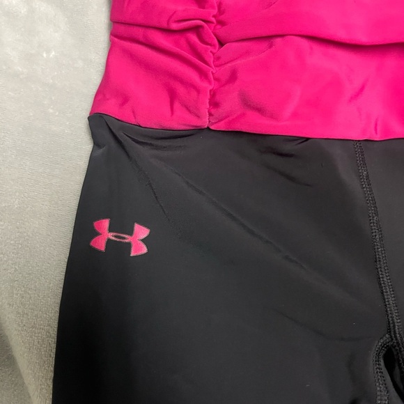 🌸Under Armour Black and Pink Capri Leggings - Picture 2 of 6